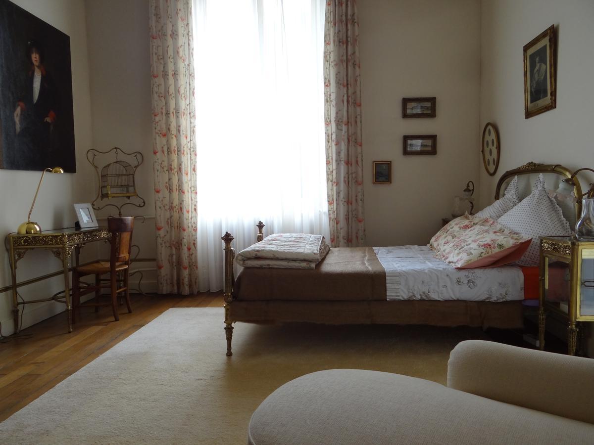 Chateau Mesny Bed & Breakfast
