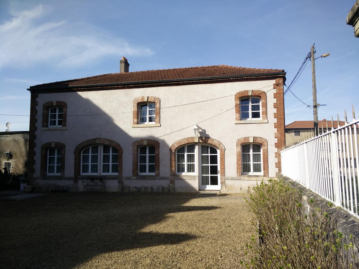 Chateau Mesny Bed & Breakfast *
